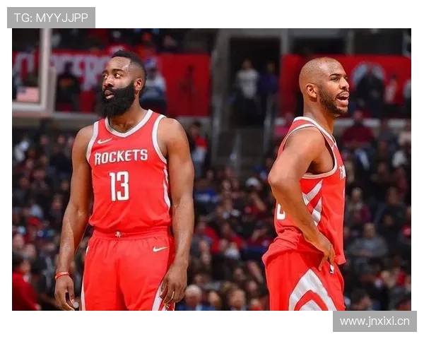 克里斯·保罗挡拆组织刷新效率，助力球队关键时刻拉开比分