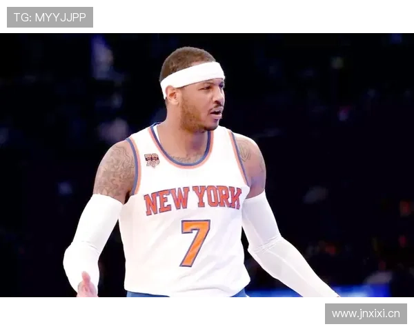 安东尼无球跑位拉开空间，但单打不及巅峰